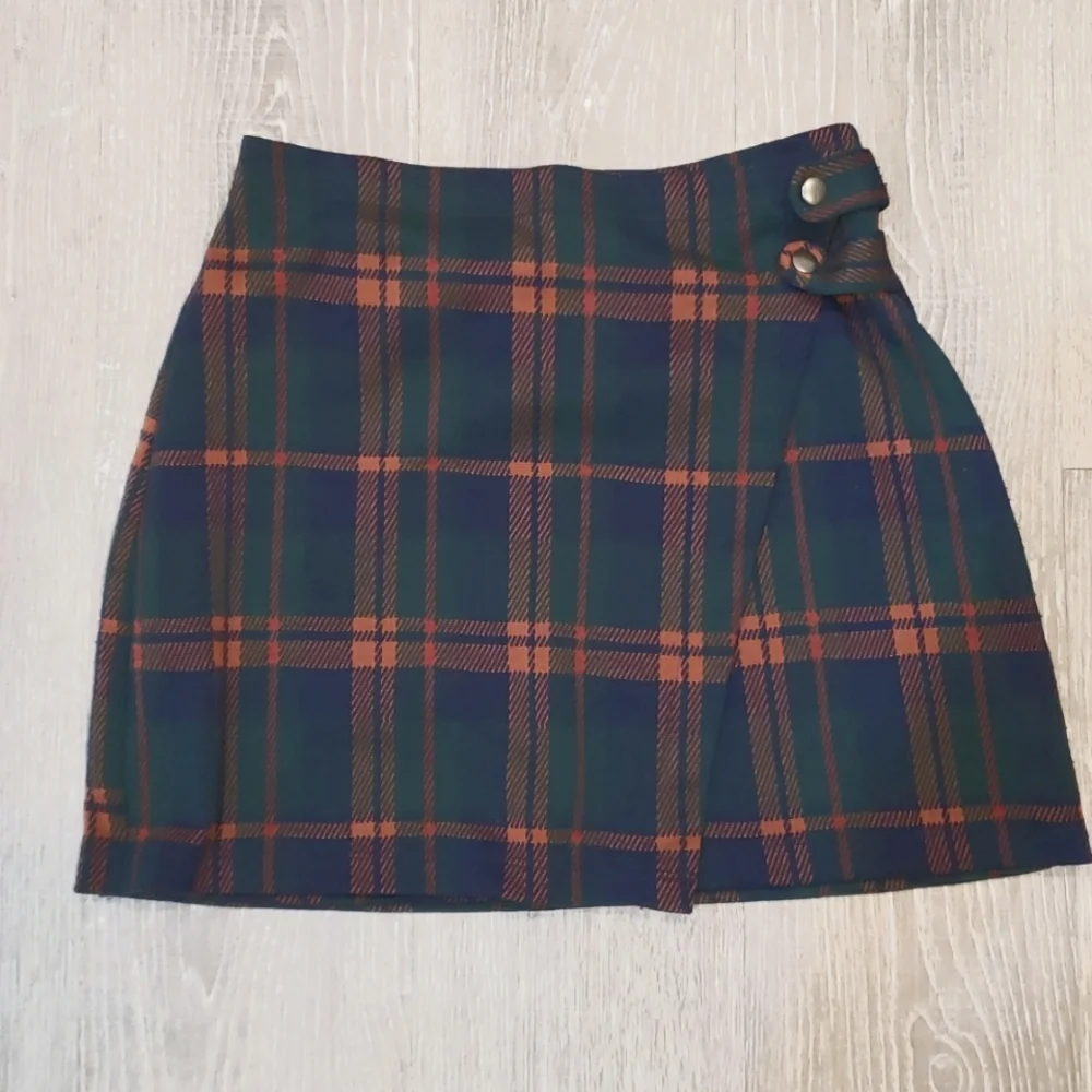 Plaid SO Skirt - Picture 1 of 4
